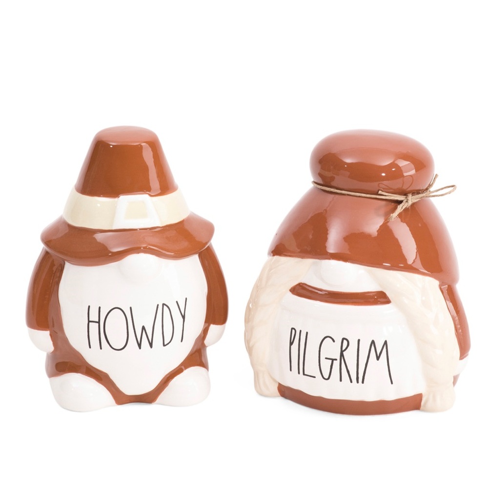 Rae Dunn. Set of 2 howdy pilgrim Gnomes